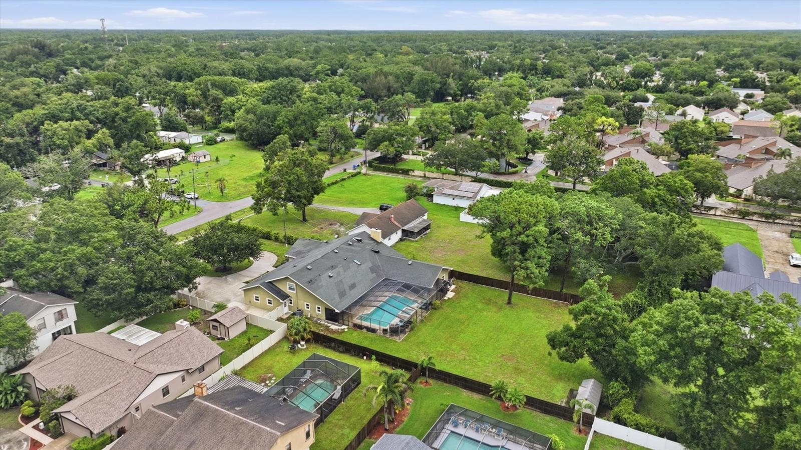 Aerial photo shows how deep this lot is - 15127 PENNINGTON RD, TAMPA