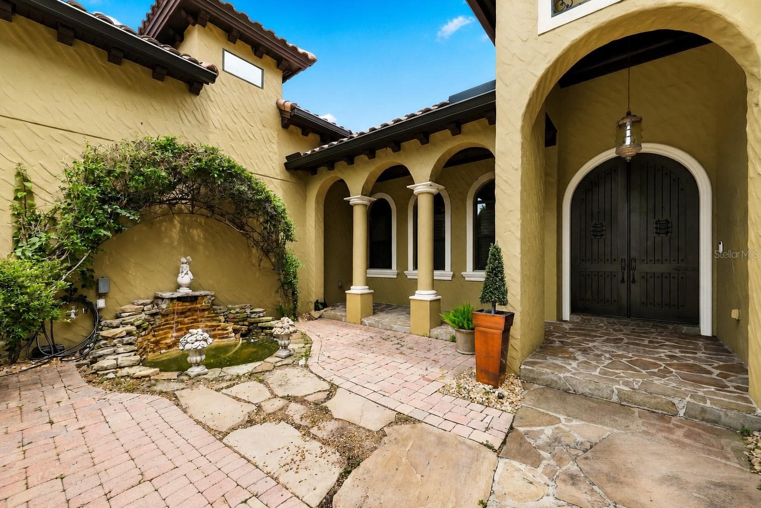 Fountain to front Courtyard - 9679 WESTOVER ROBERTS RD, WINDERMERE