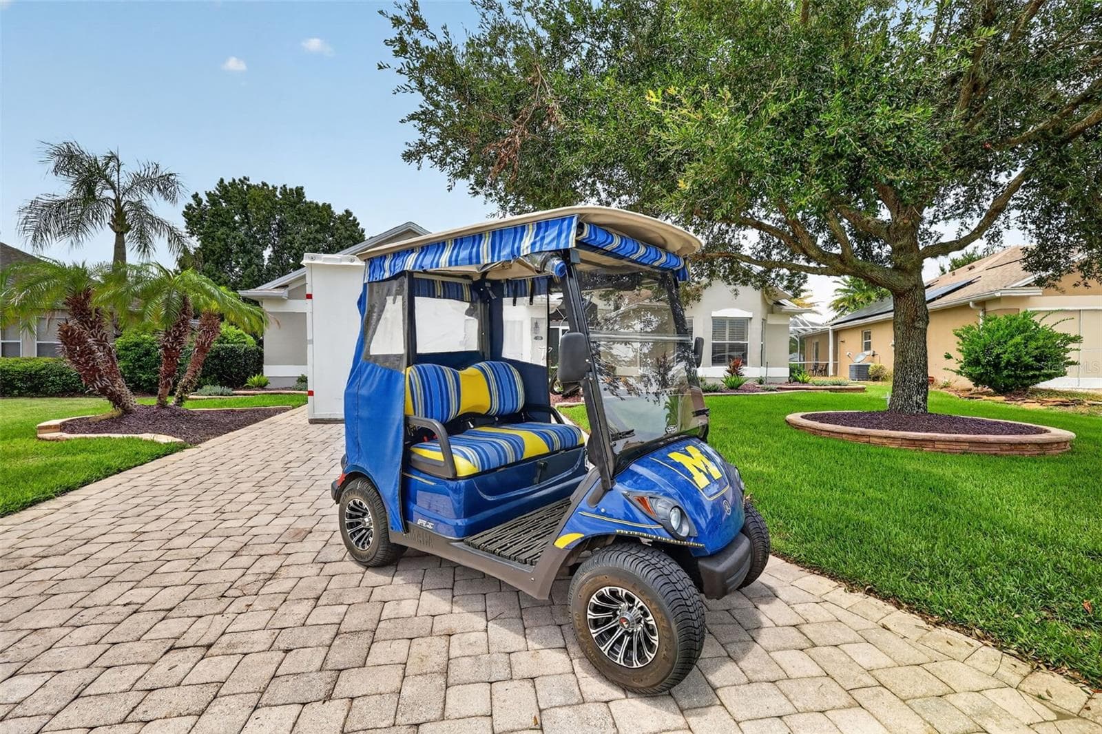 Golf Cart INCLUDED! - 1218 CAMERO DR, LADY LAKE