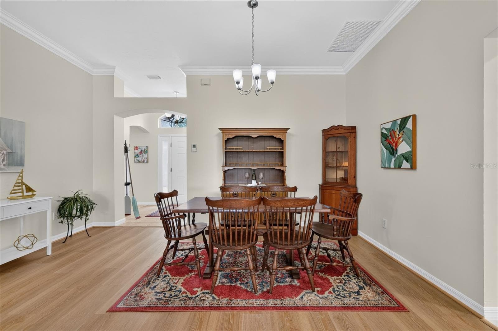 Large dining space for entertaining - 1218 CAMERO DR, LADY LAKE