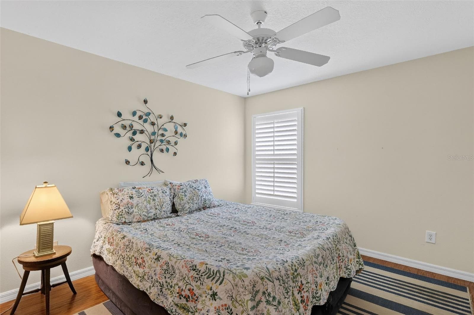 2nd Guest bedroom with double door closet - 1218 CAMERO DR, LADY LAKE