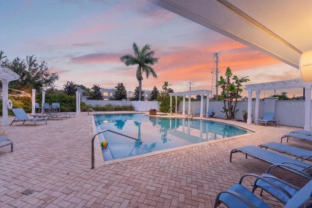Townhouse at 4546 BAY SPRING CT, TAMPA, photo 2 of 51