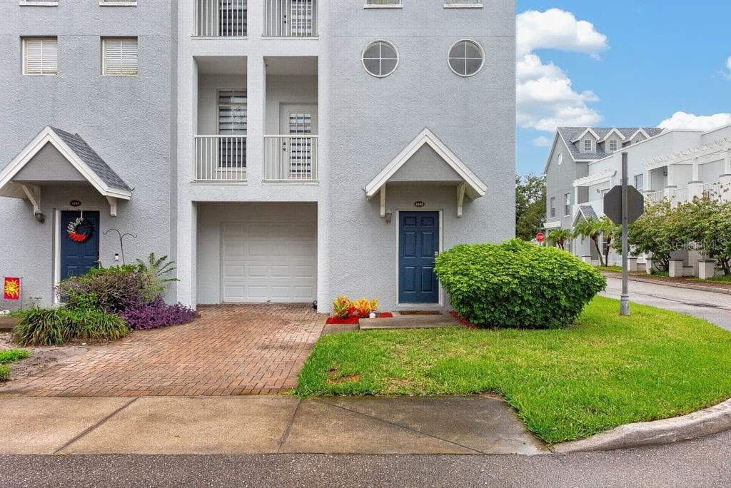 Townhouse at 4546 BAY SPRING CT, TAMPA, photo 3 of 51