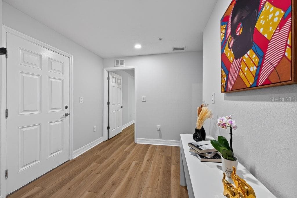 Townhouse at 4546 BAY SPRING CT, TAMPA, photo 4 of 51