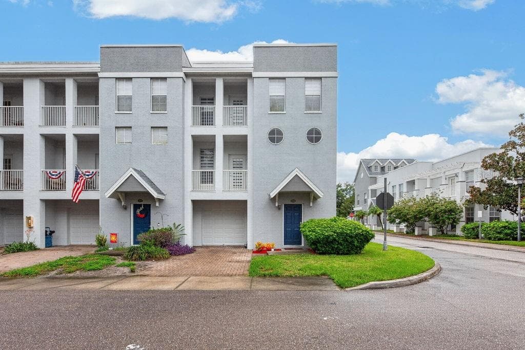 Townhouse at 4546 BAY SPRING CT, TAMPA, photo 38 of 51