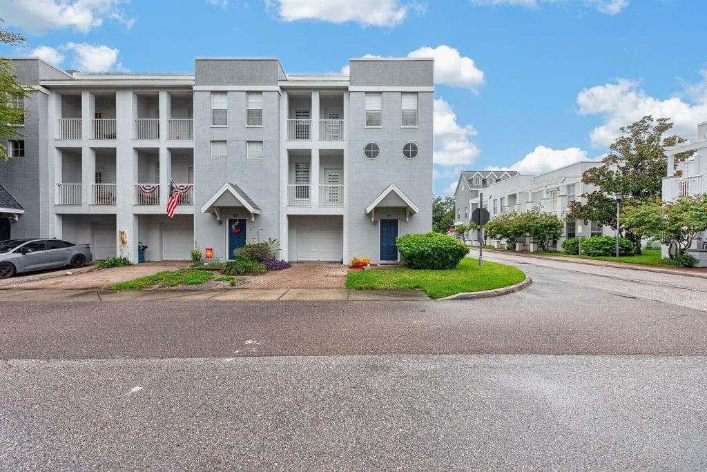 Townhouse at 4546 BAY SPRING CT, TAMPA, photo 40 of 51