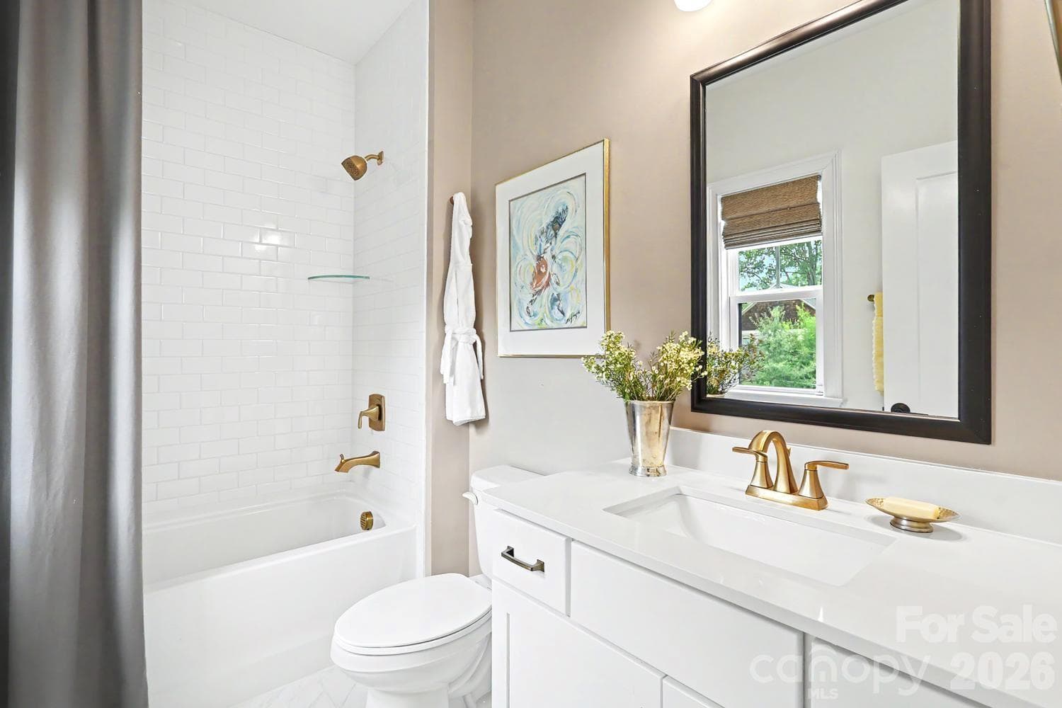 Ensuite Bath for Bedroom 3 - 2505 Kenmore Avenue, Charlotte