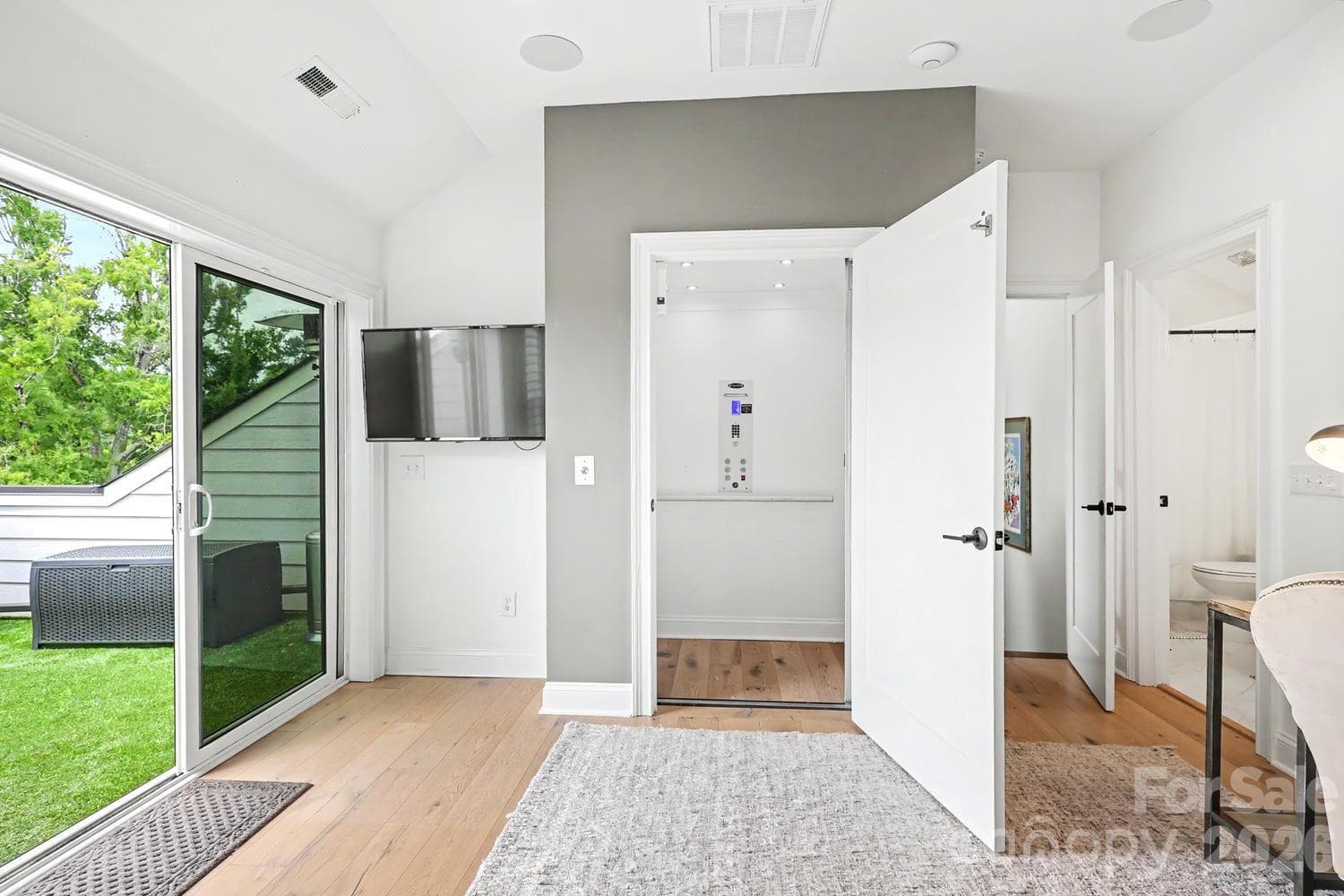 Elevator - 2505 Kenmore Avenue, Charlotte