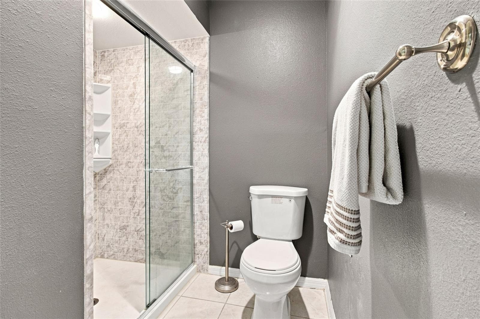 Private Toilet/Shower combo - 2599 DOLLY BAY DR #306, PALM HARBOR
