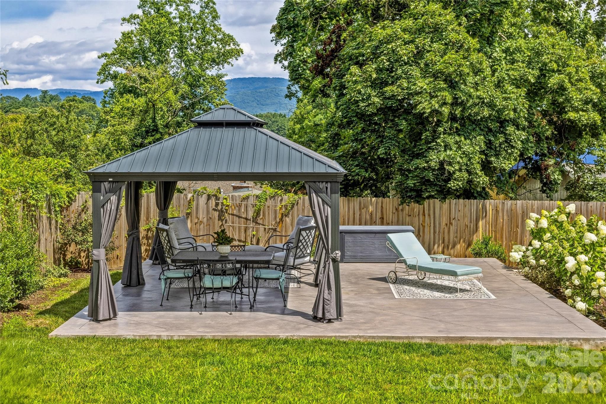 Gazebo, privacy & views - 10 Springdale Road, Asheville