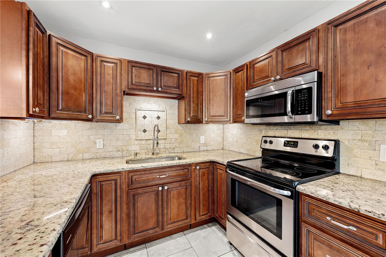 Single Family Residence at 5345 38TH AVE N, ST PETERSBURG, photo 6 of 23