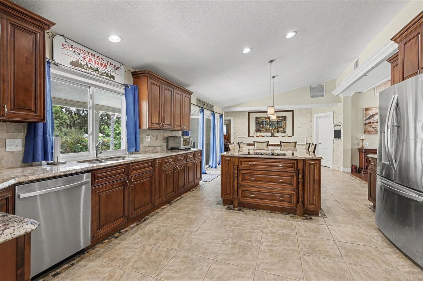 Single Family Residence at 1307 BRANTWOOD DR, VALRICO, photo 9 of 28
