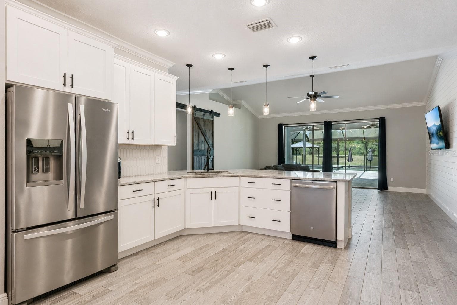 Single Family Residence at 18145 GREAT BLUE HERON DR, GROVELAND, photo 4 of 46