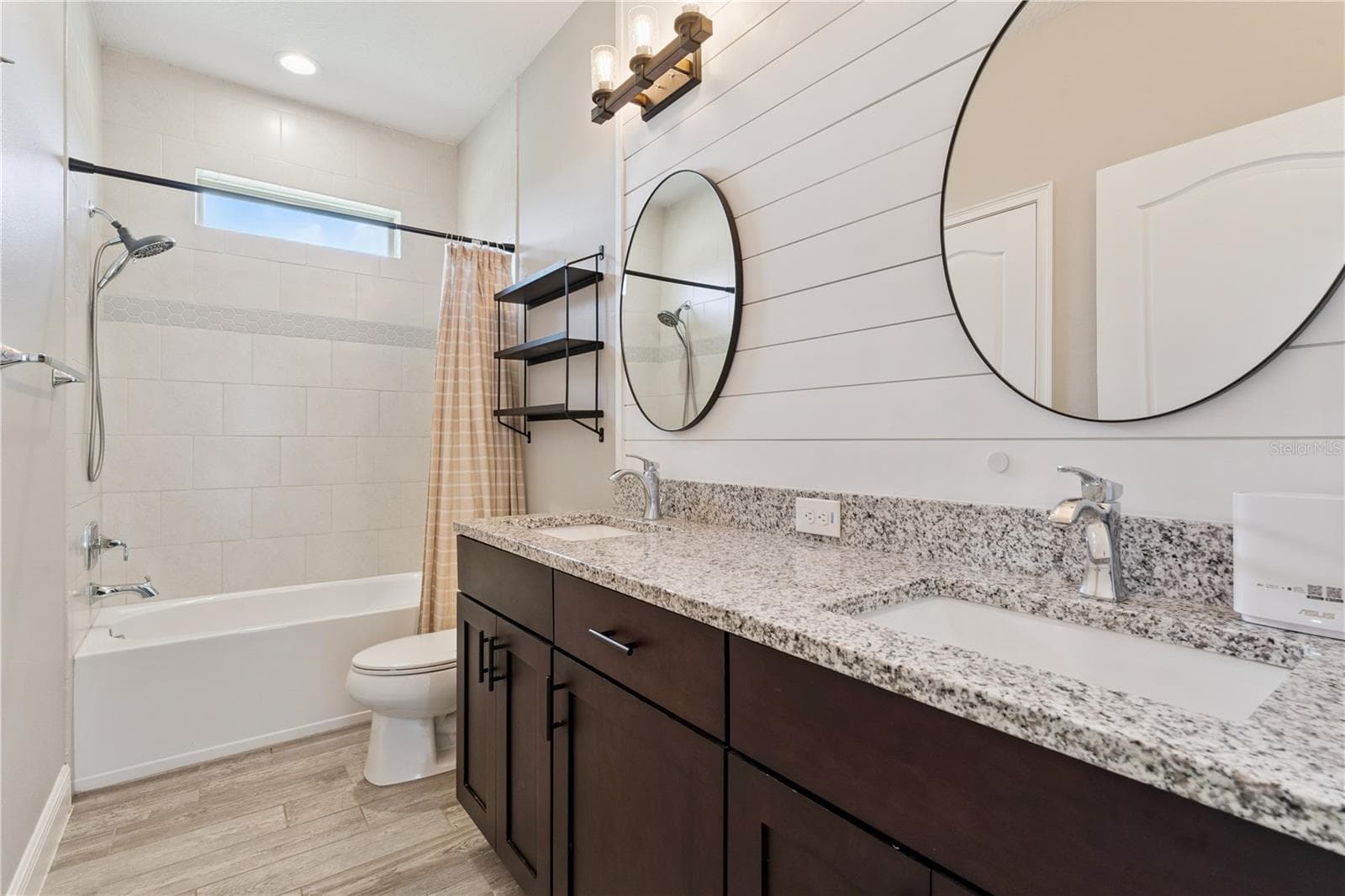 Bathroom 3 - 18145 GREAT BLUE HERON DR, GROVELAND