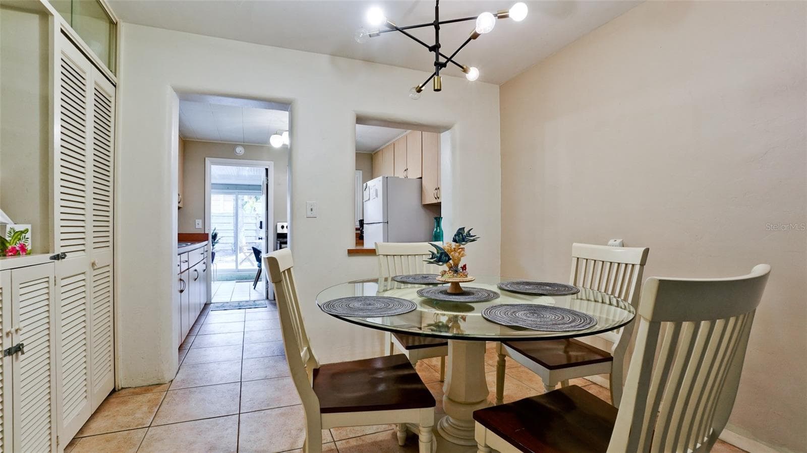 Duplex at 507 MADISON CT, SARASOTA, photo 5 of 79