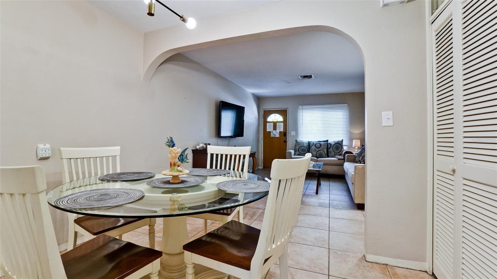 Duplex at 507 MADISON CT, SARASOTA, photo 7 of 79