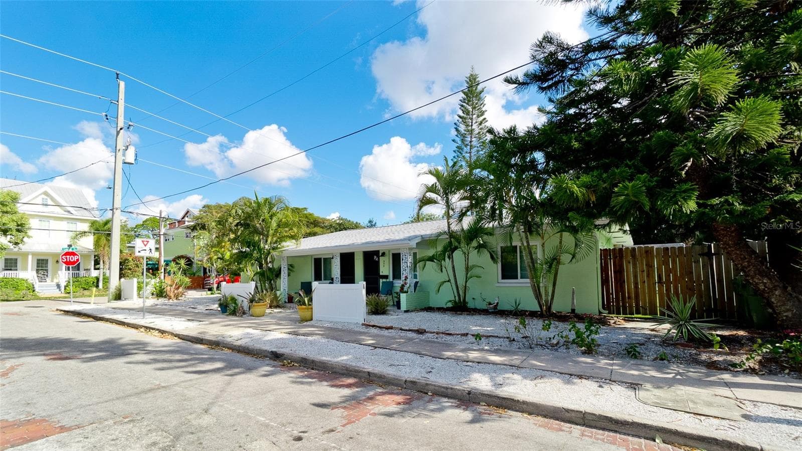 Duplex at 507 MADISON CT, SARASOTA, photo 34 of 79