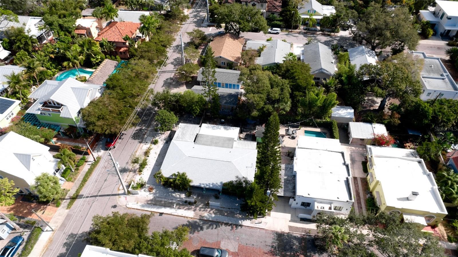 Duplex at 507 MADISON CT, SARASOTA, photo 41 of 79