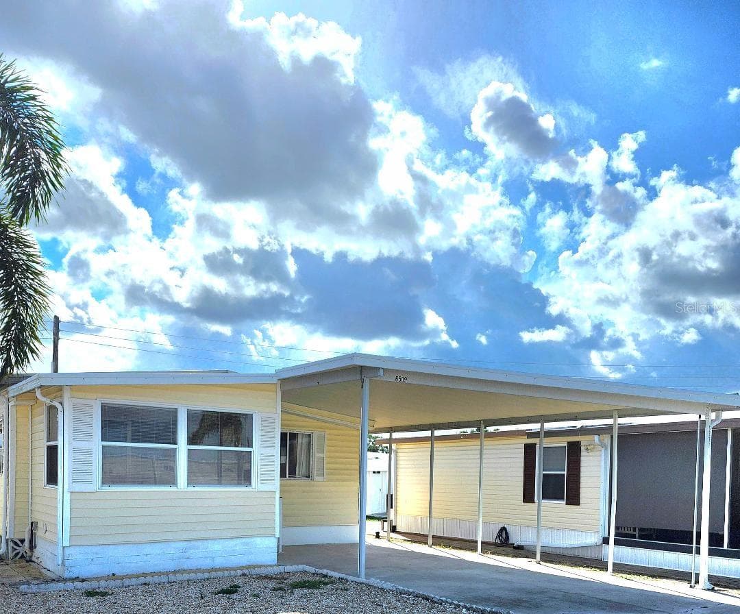 Manufactured Home at 6509 OREGON ST, BRADENTON, photo 3 of 57