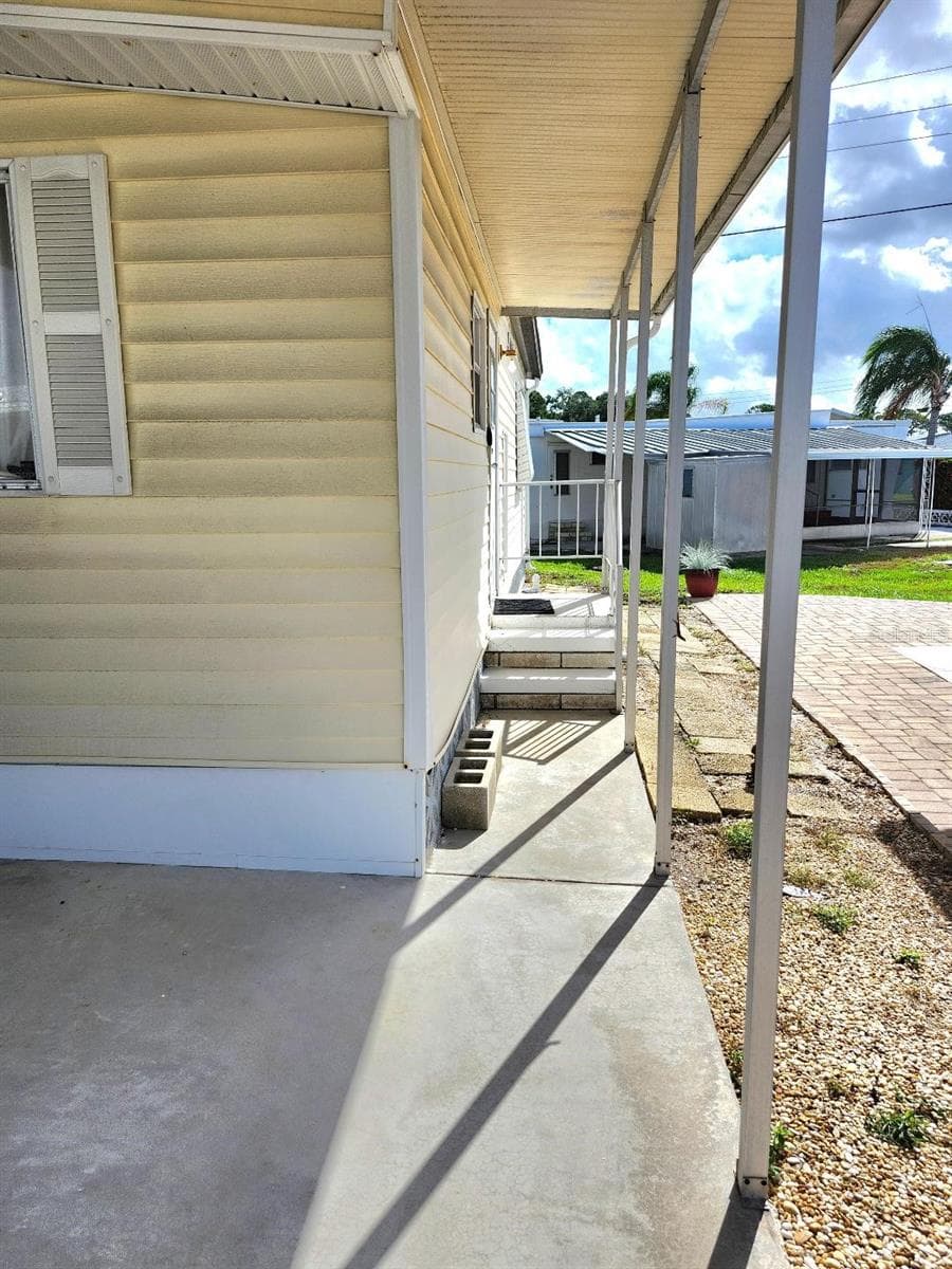Manufactured Home at 6509 OREGON ST, BRADENTON, photo 5 of 57