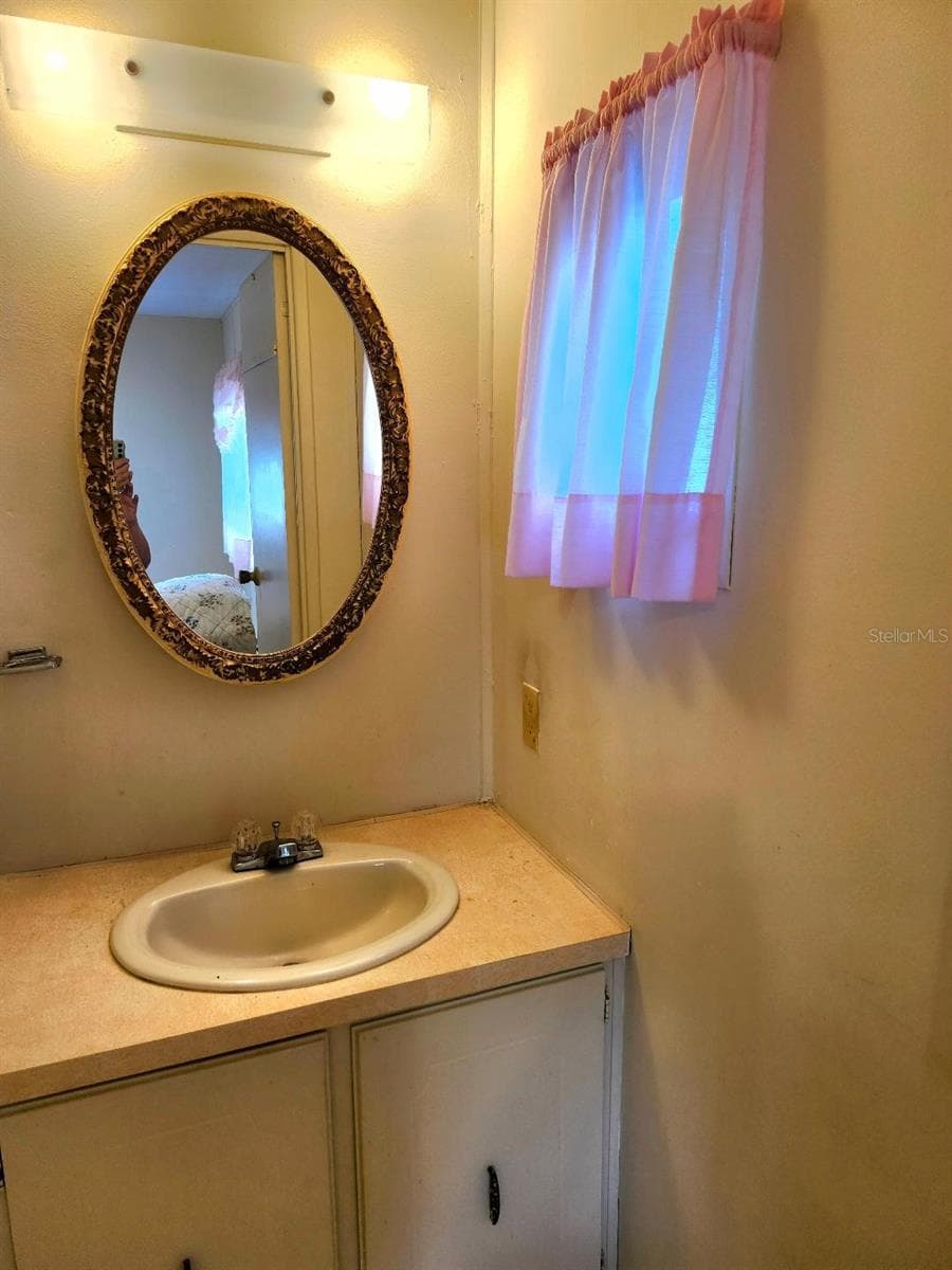 Manufactured Home at 6509 OREGON ST, BRADENTON, photo 21 of 57