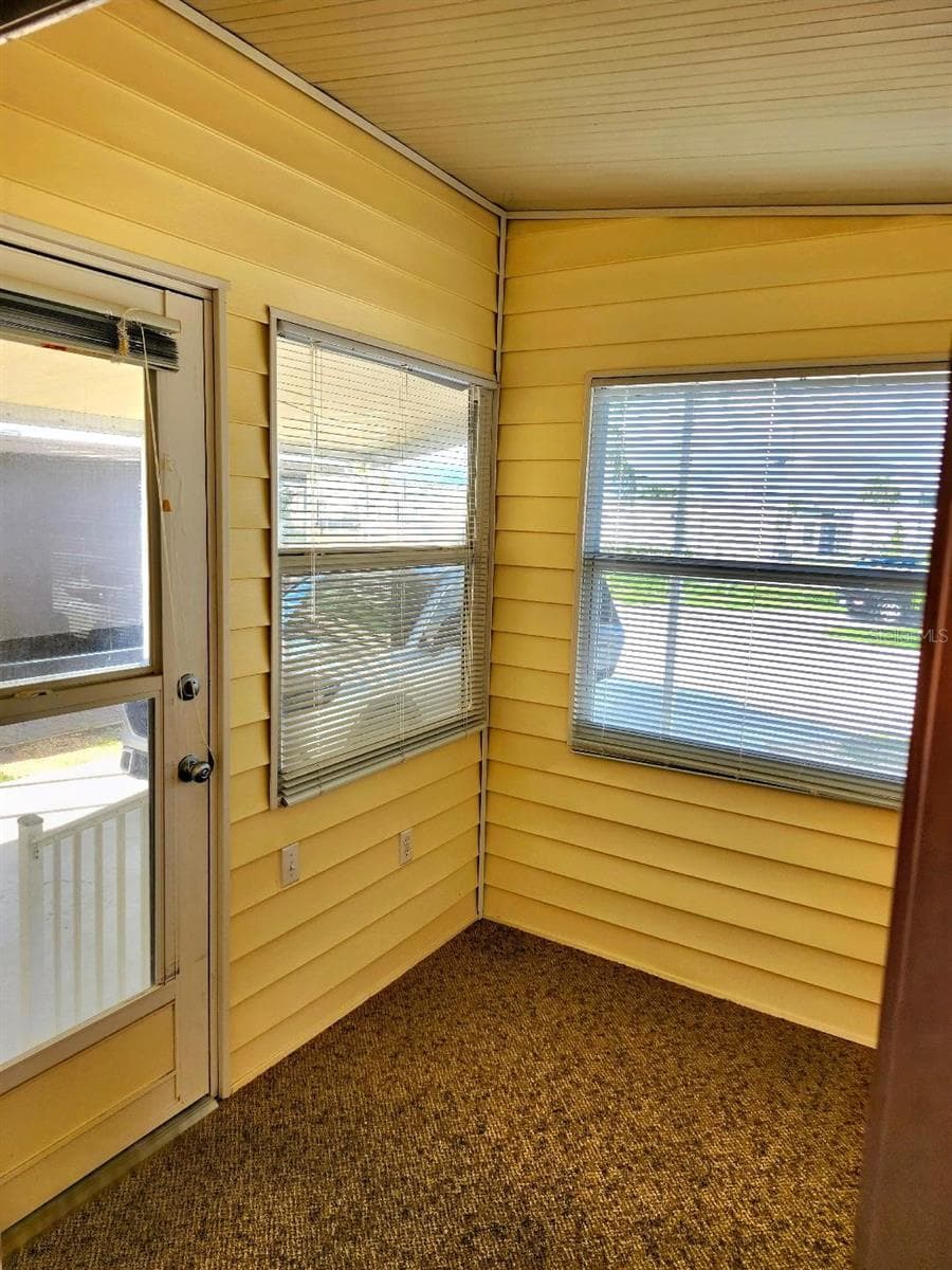 Manufactured Home at 6509 OREGON ST, BRADENTON, photo 28 of 57