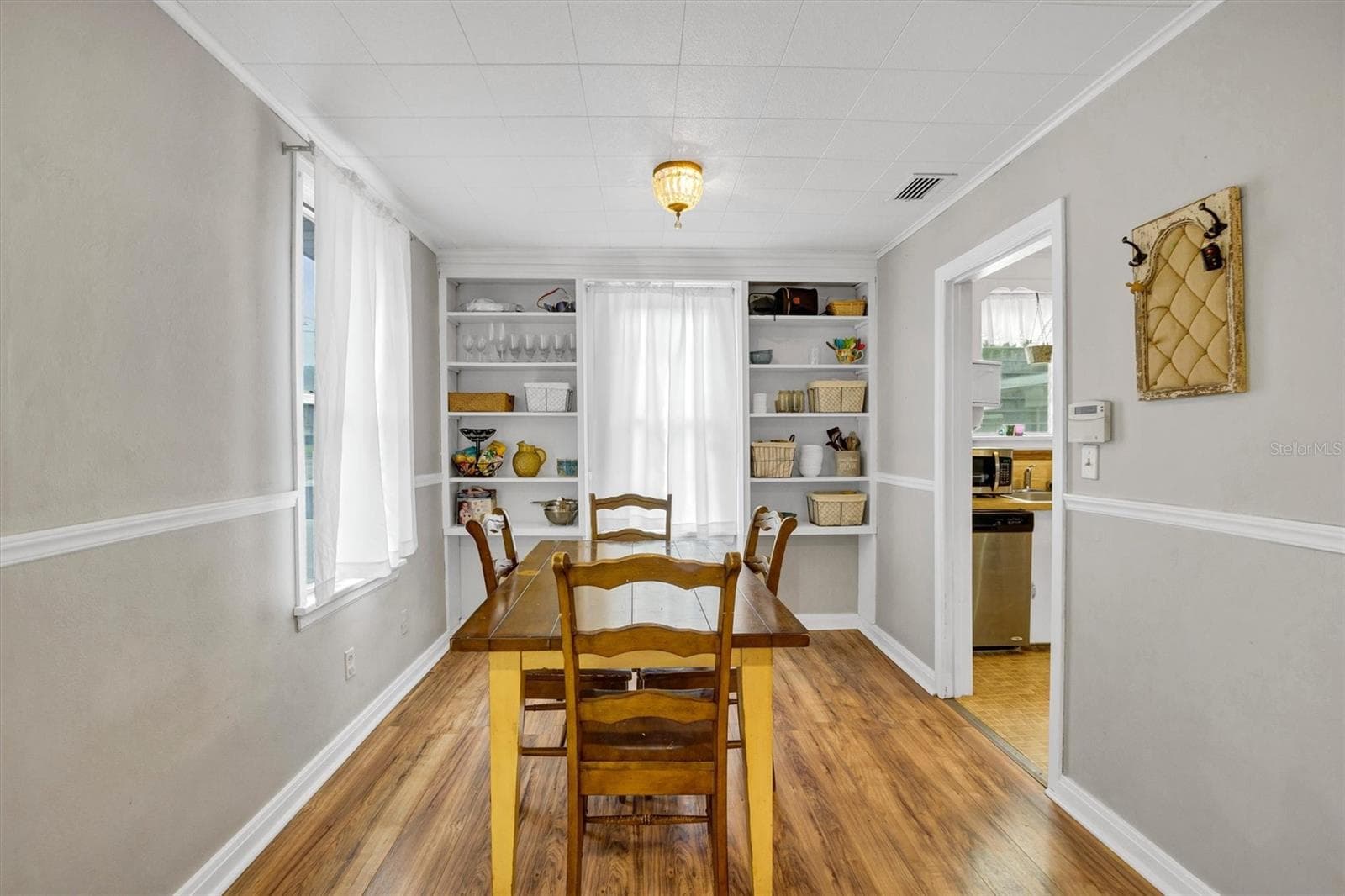 Single Family Residence at 615 AVENUE A NE, WINTER HAVEN, photo 8 of 39