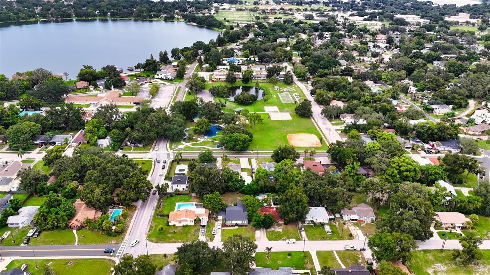 Single Family Residence at 615 AVENUE A NE, WINTER HAVEN, photo 33 of 39