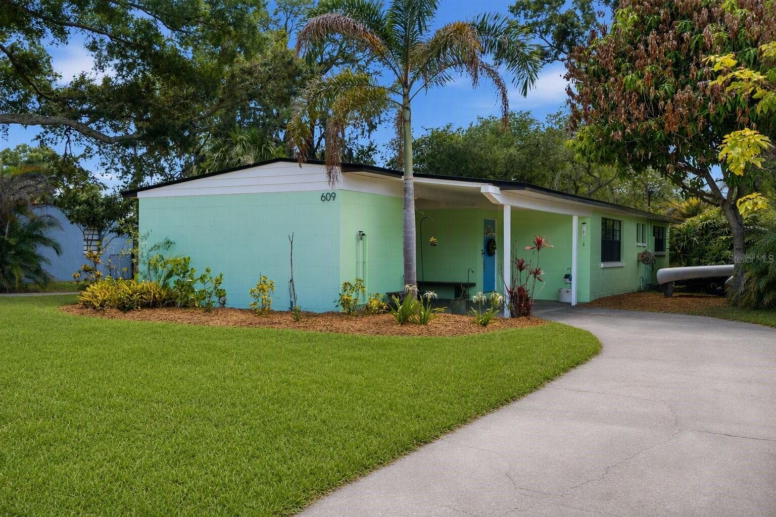 609 W RIVER DR