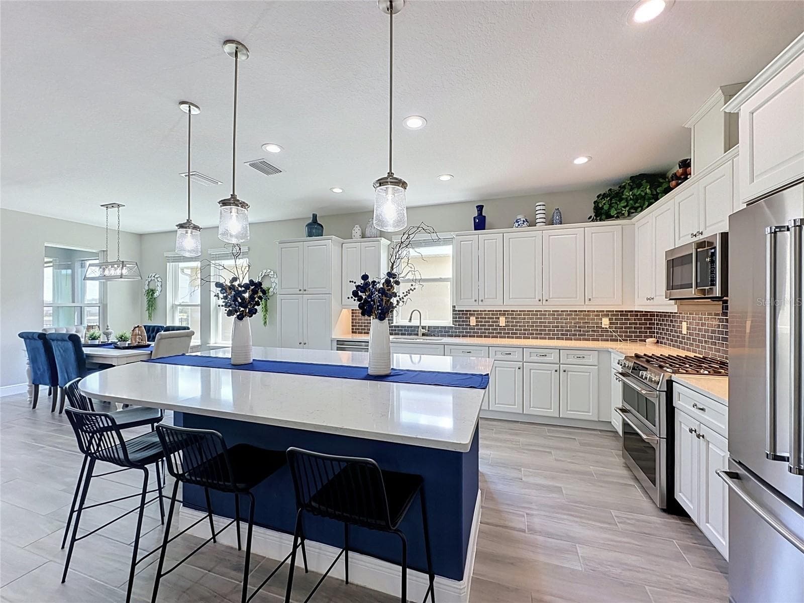 Single Family Residence at 174 SILVER MAPLE RD, GROVELAND, photo 15 of 76