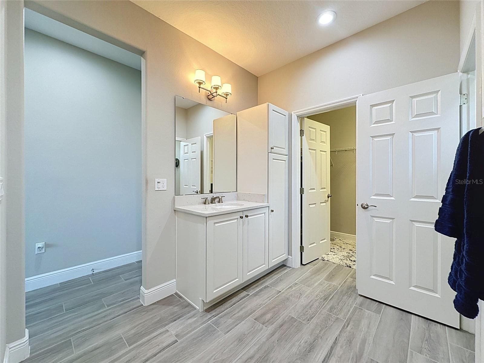 Single Family Residence at 174 SILVER MAPLE RD, GROVELAND, photo 32 of 76