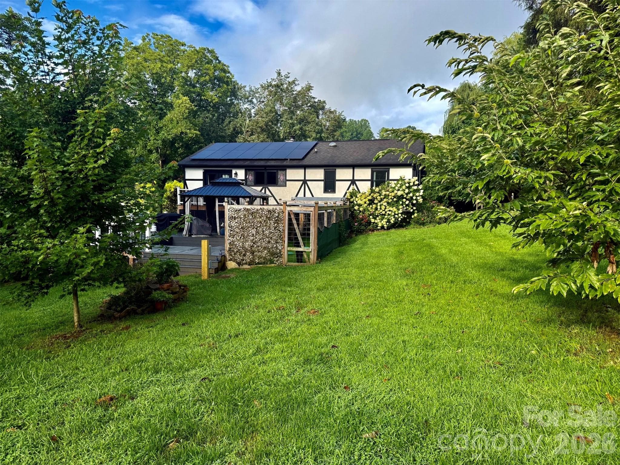 5 Northlake Drive