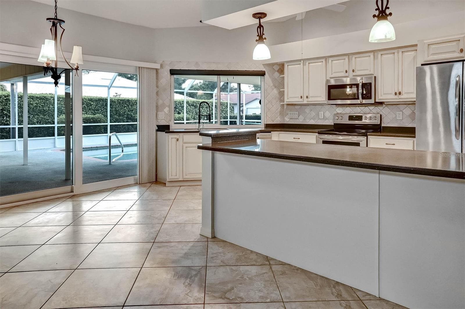 Single Family Residence at 1565 WATERFORD DR, VENICE, photo 17 of 30