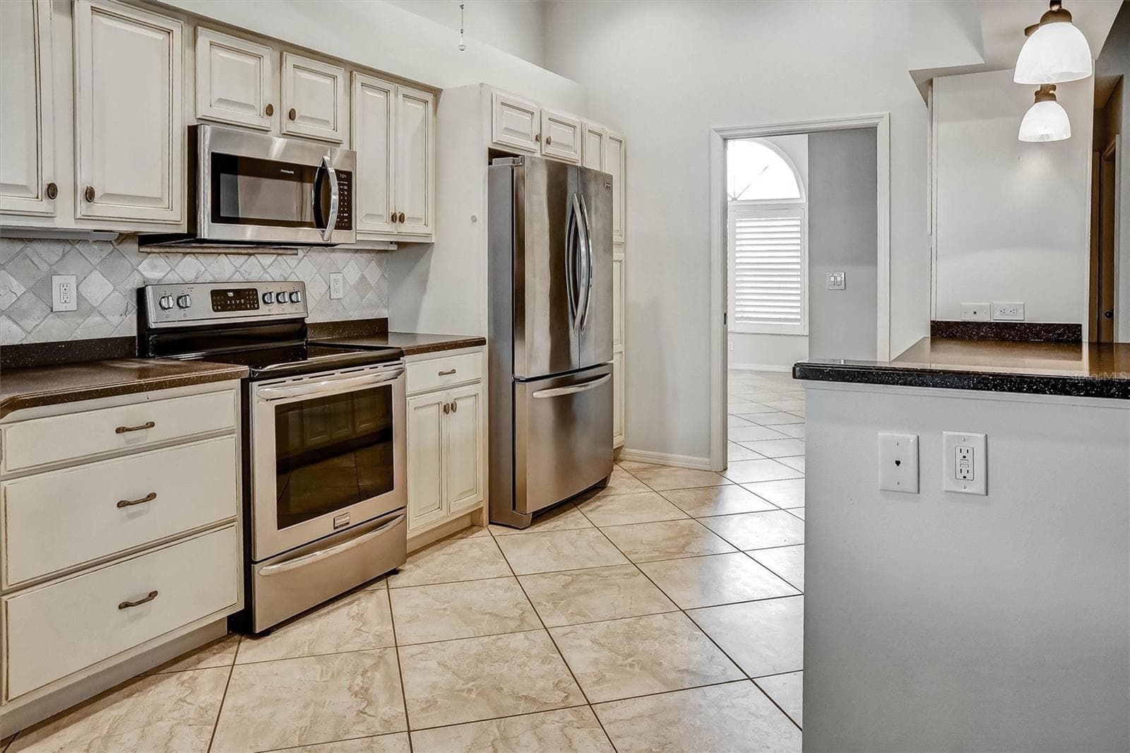 Single Family Residence at 1565 WATERFORD DR, VENICE, photo 18 of 30