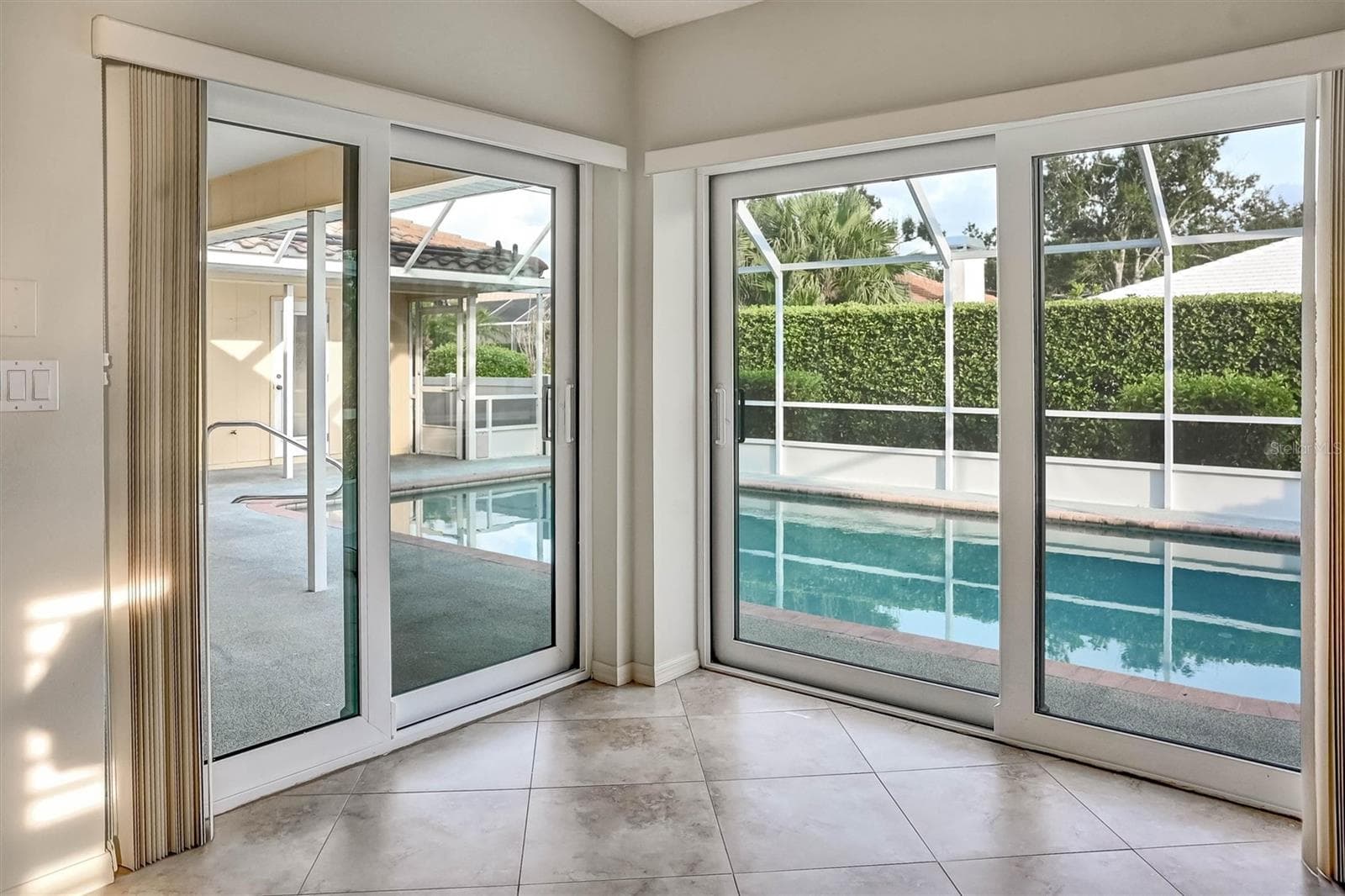 Single Family Residence at 1565 WATERFORD DR, VENICE, photo 22 of 30