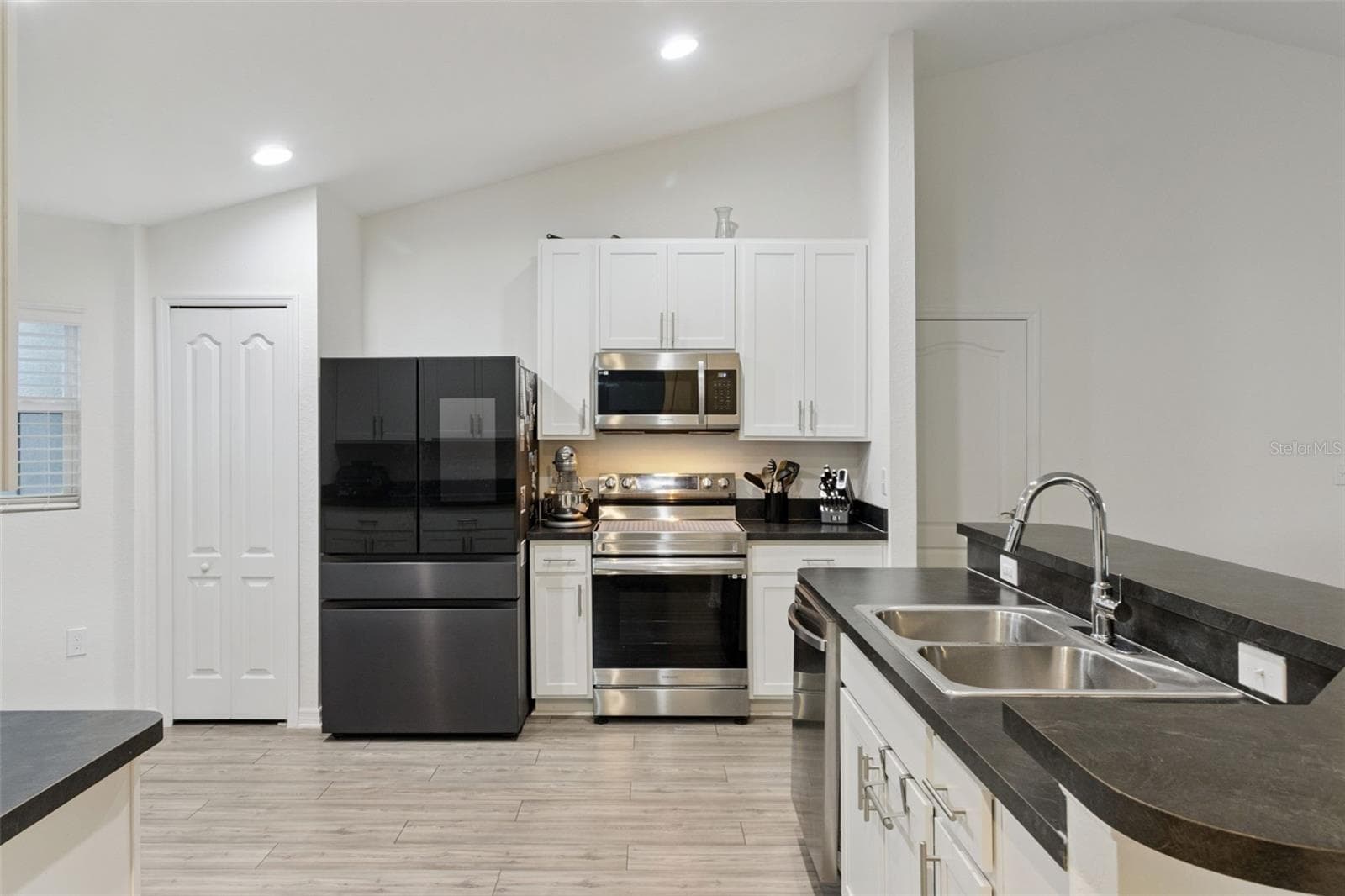 Single Family Residence at 1041 BROOKS WAY, WINTER HAVEN, photo 6 of 37