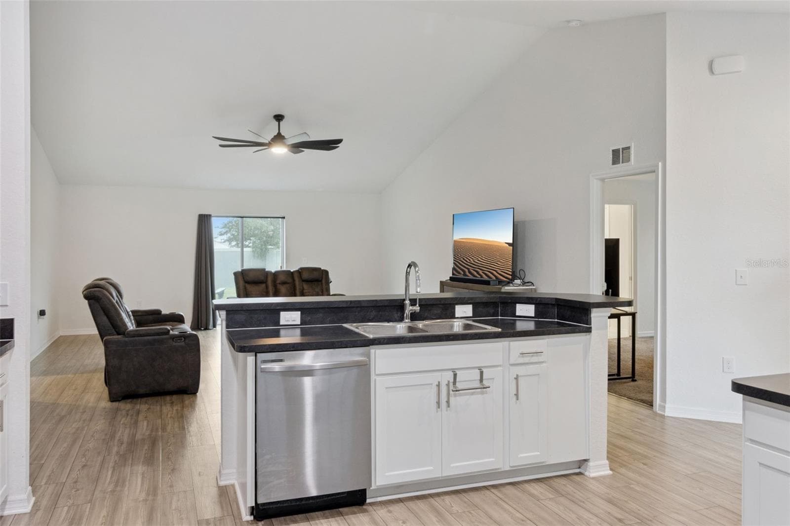 Single Family Residence at 1041 BROOKS WAY, WINTER HAVEN, photo 8 of 37
