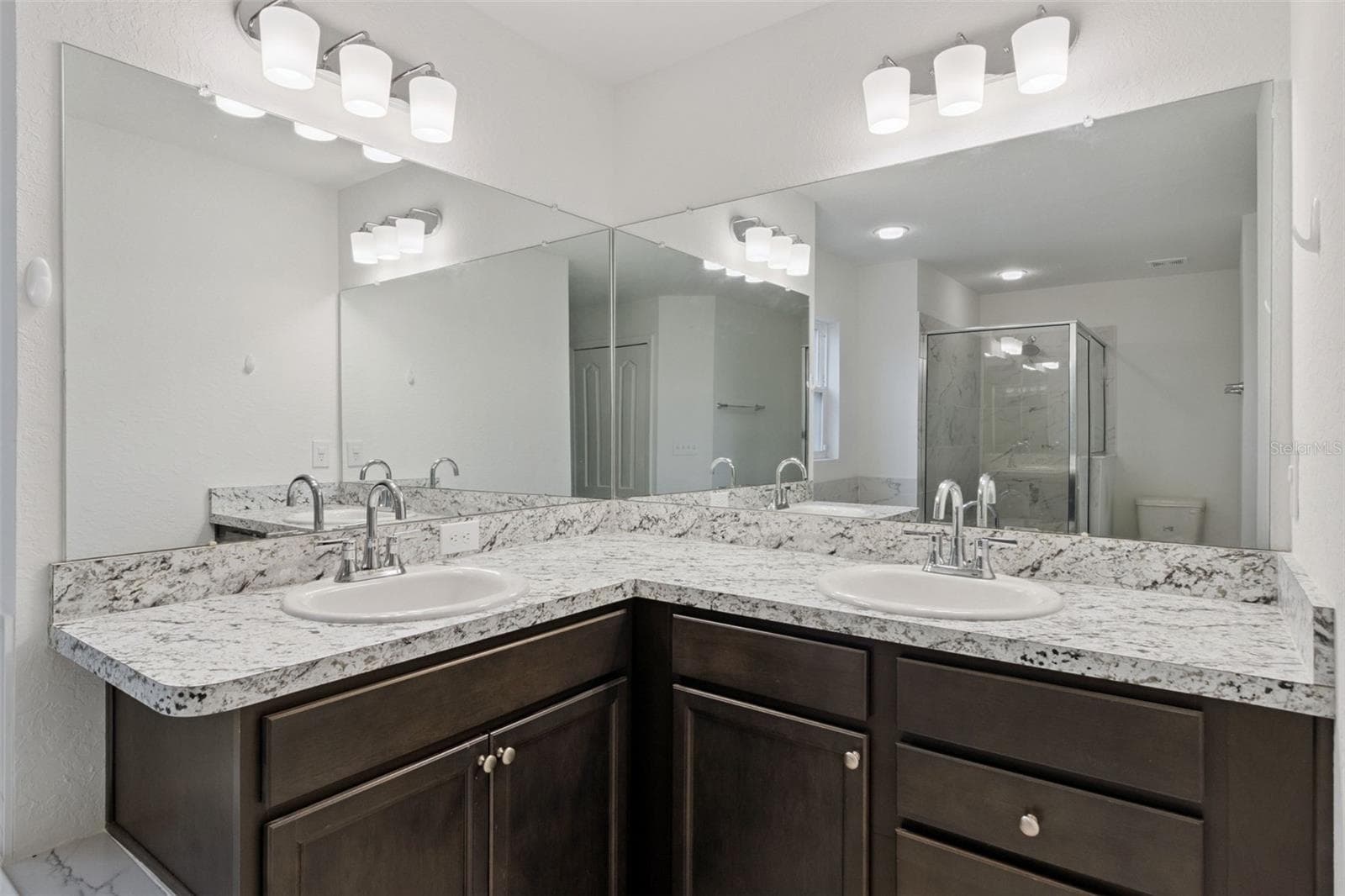 Single Family Residence at 1041 BROOKS WAY, WINTER HAVEN, photo 18 of 37