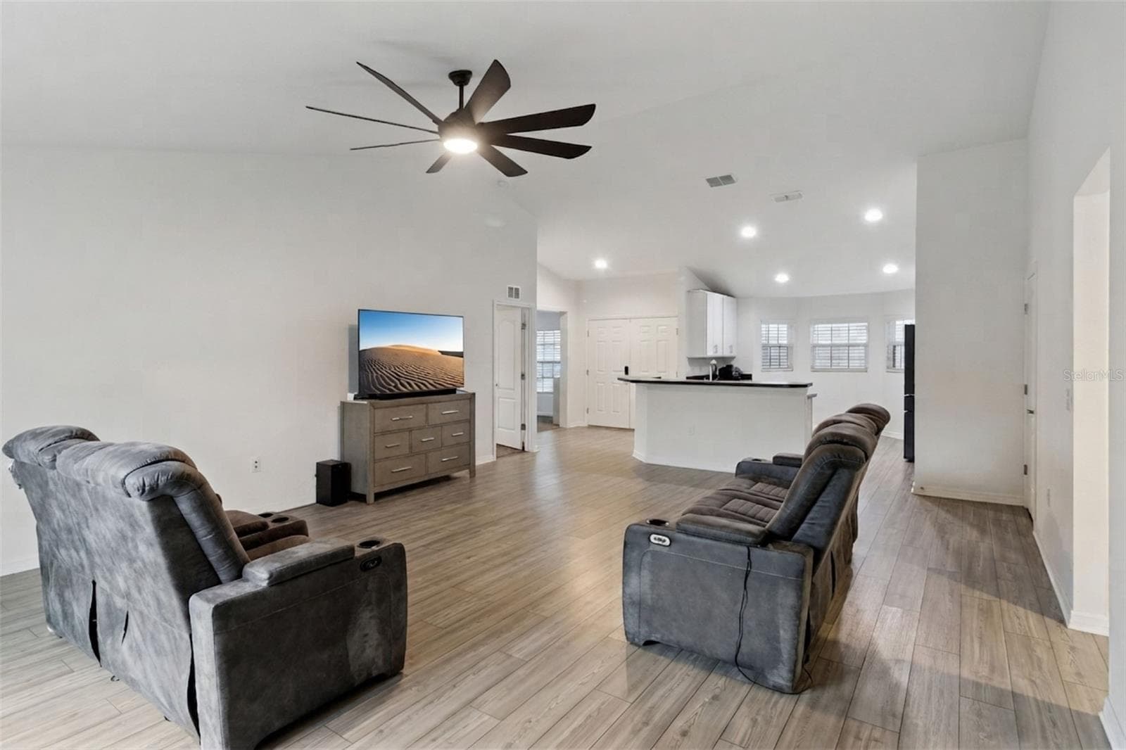 living room - 1041 BROOKS WAY, WINTER HAVEN