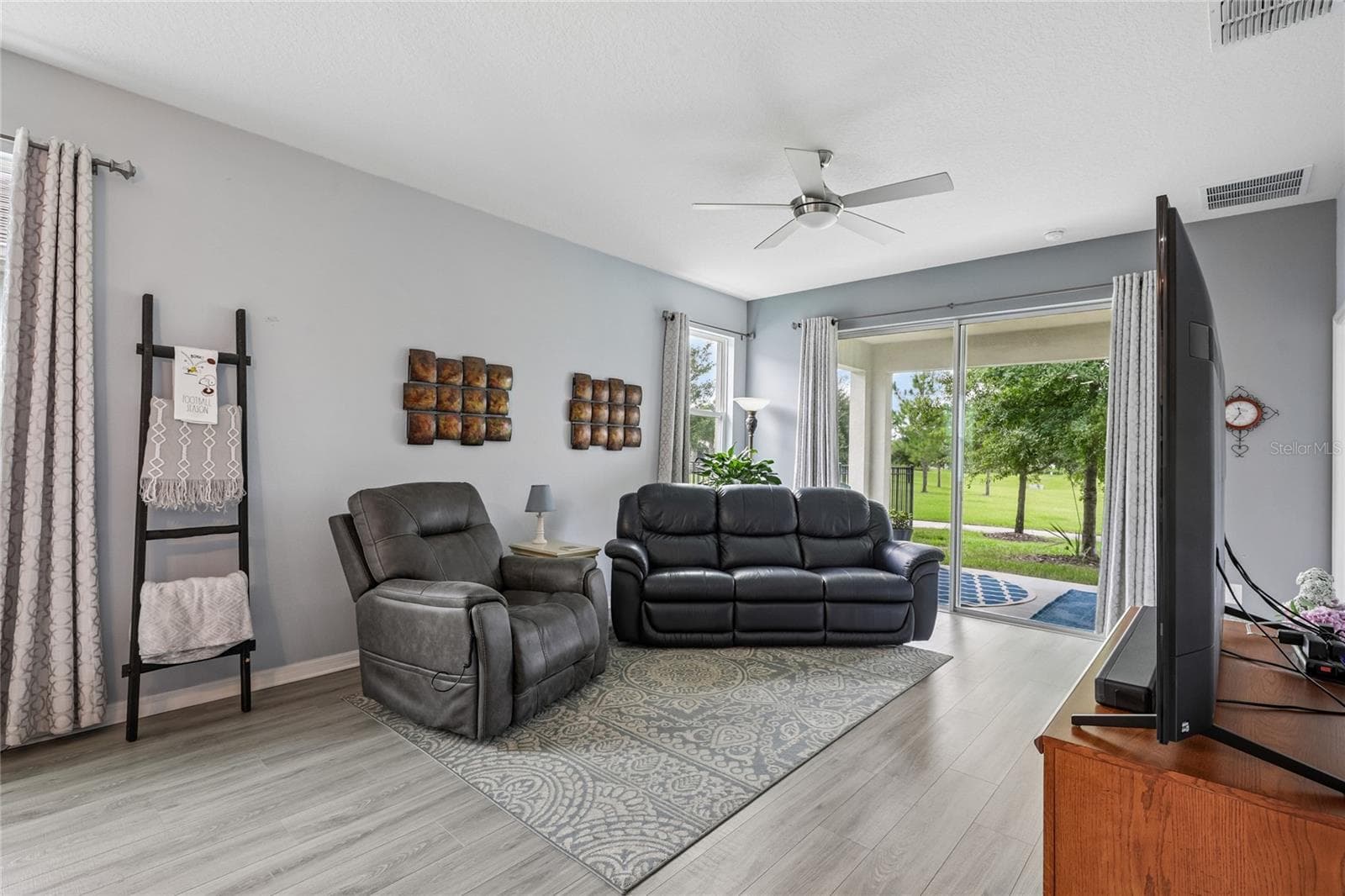 Living Room - 5395 SUNSHINE DR, WILDWOOD