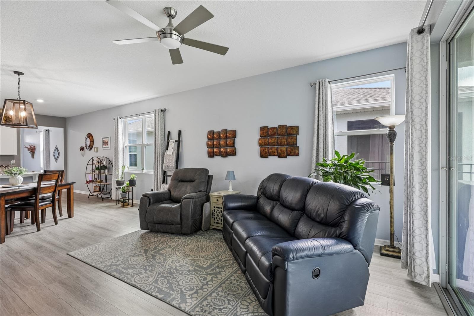 Living Room - 5395 SUNSHINE DR, WILDWOOD