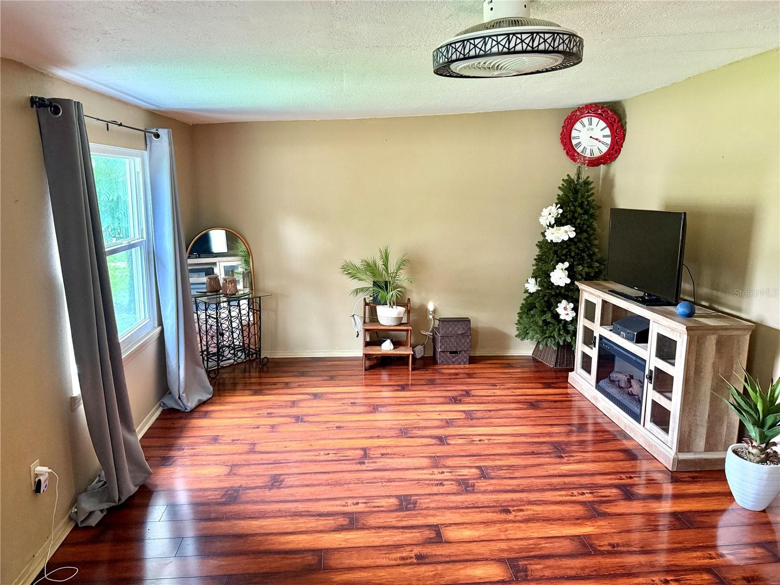 Single Family Residence at 5937 UONA AVE, ORLANDO, photo 3 of 45