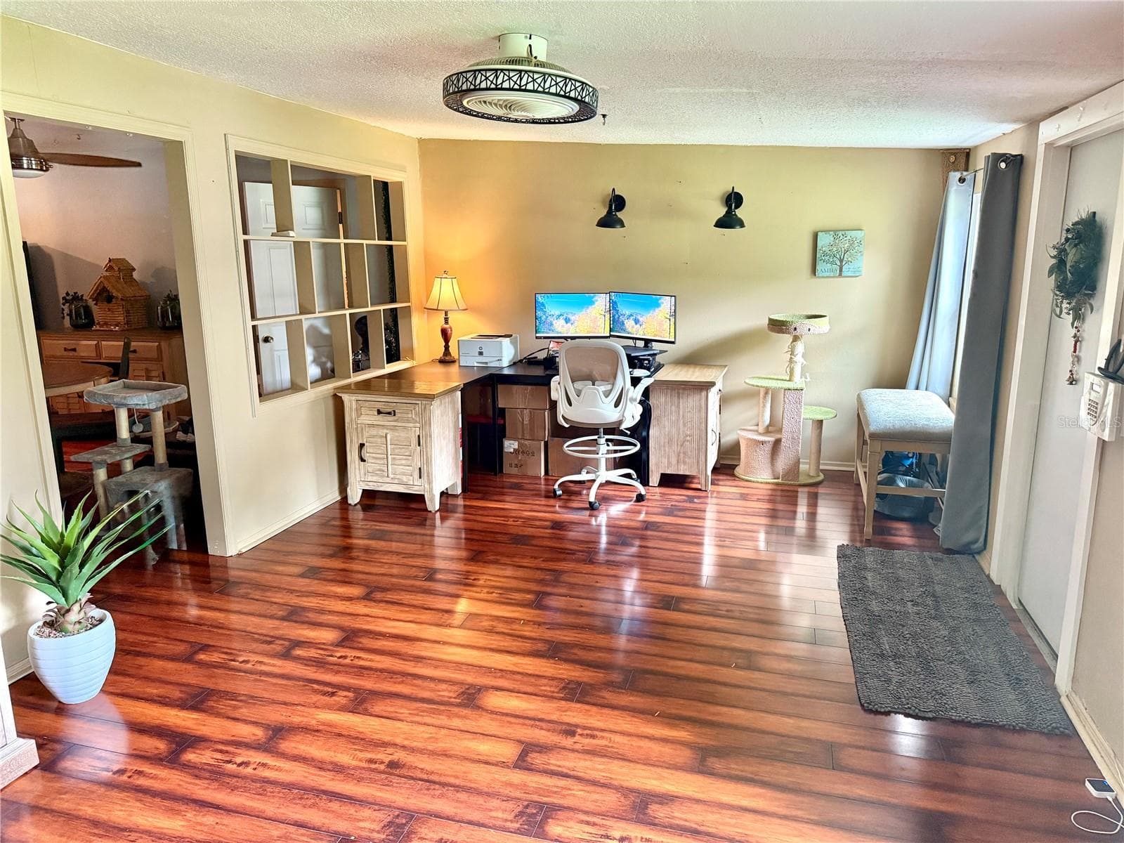 Single Family Residence at 5937 UONA AVE, ORLANDO, photo 5 of 45