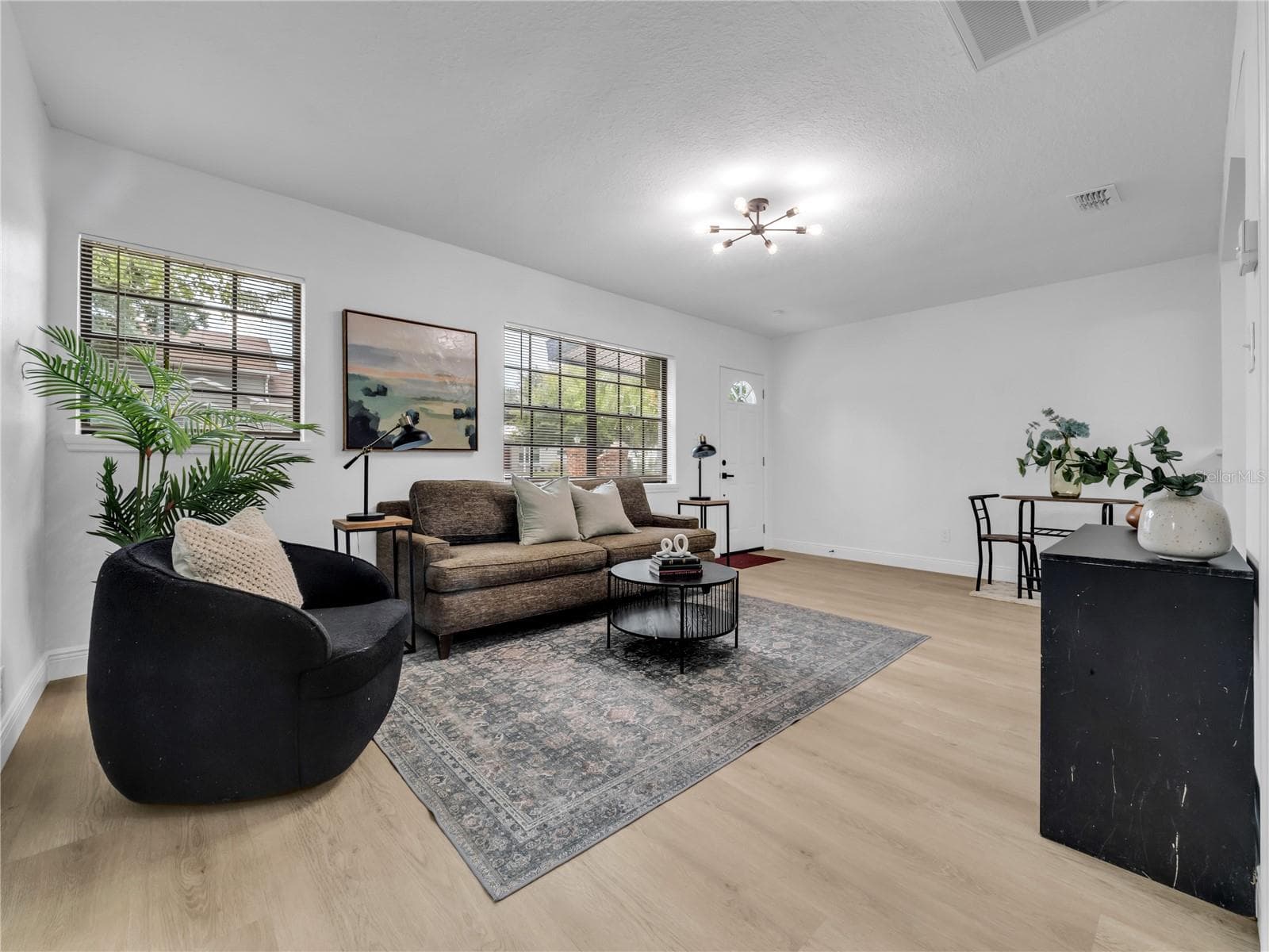 Single Family Residence at 14931 FISHER RD, TAMPA, photo 4 of 25