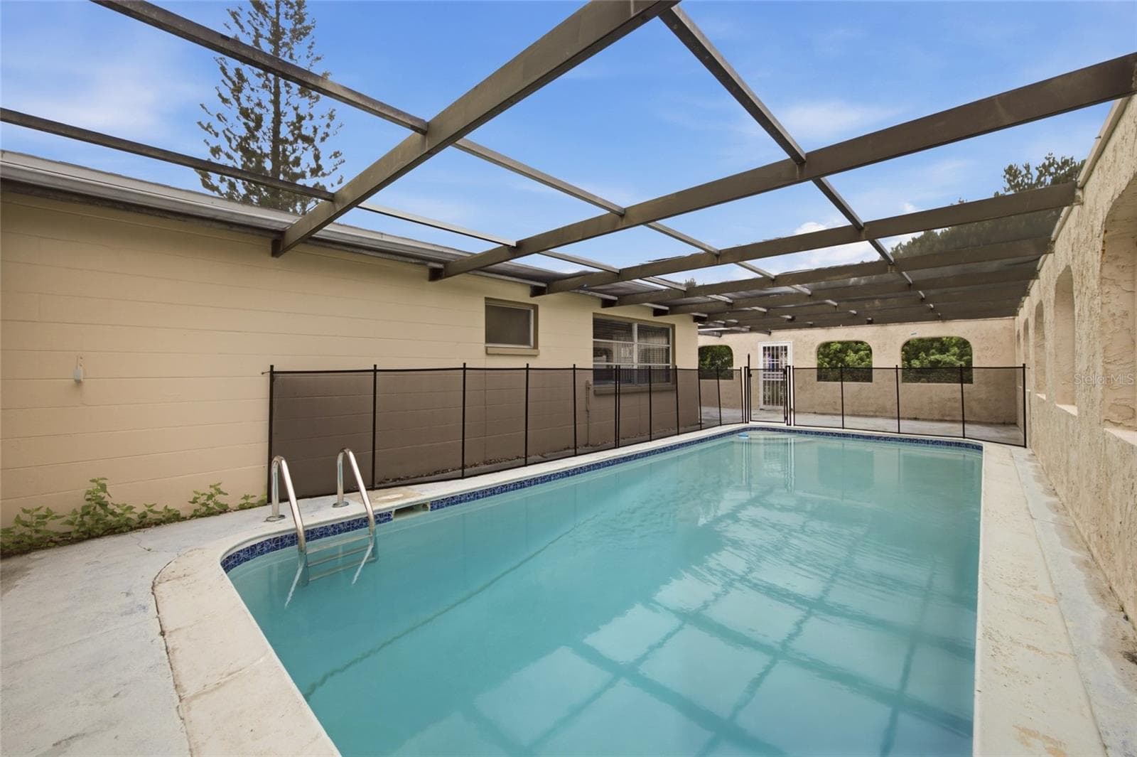 Pool Area - 8207 DEDHAM DR, PORT RICHEY