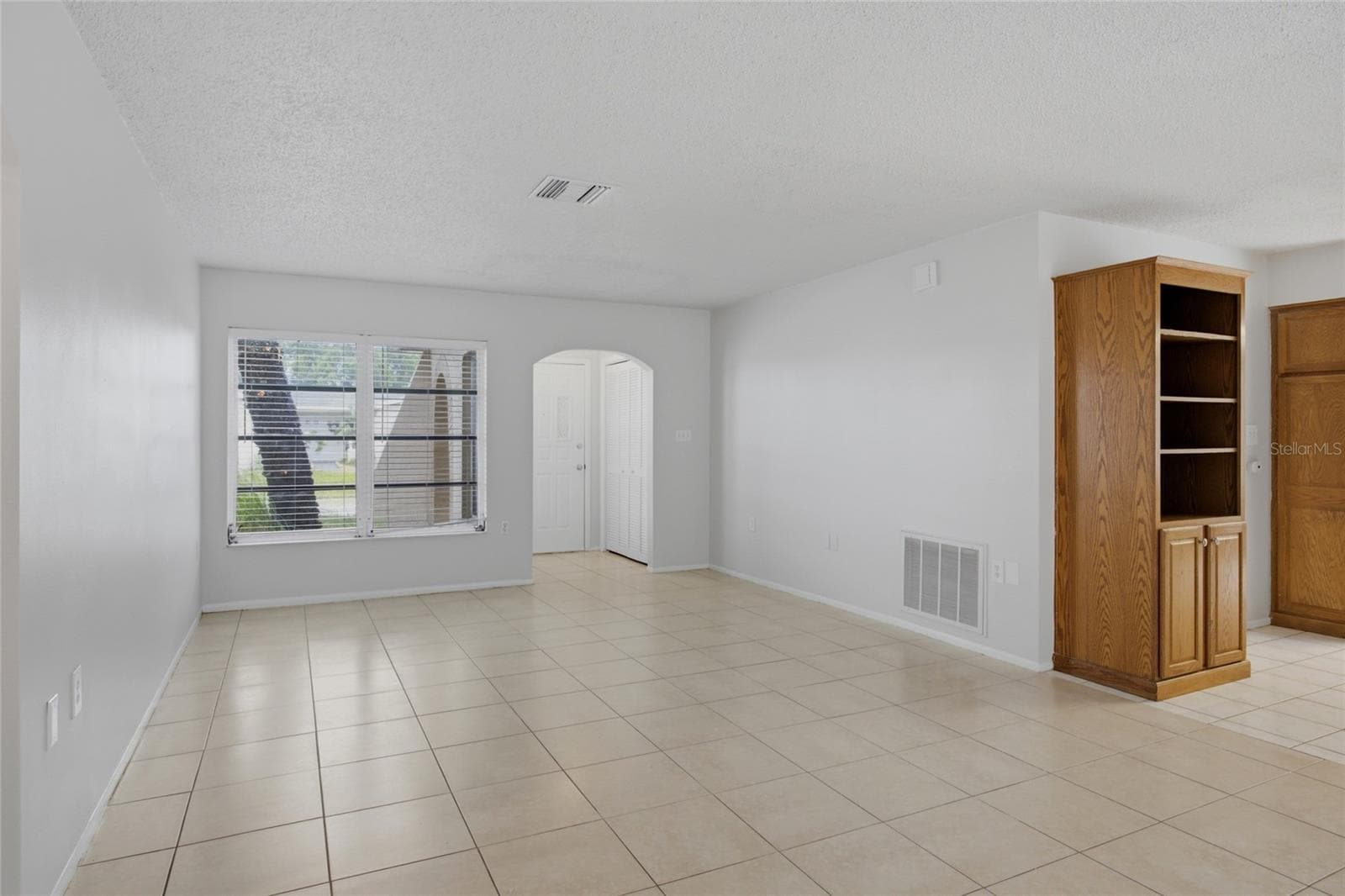 Living Room - 8207 DEDHAM DR, PORT RICHEY