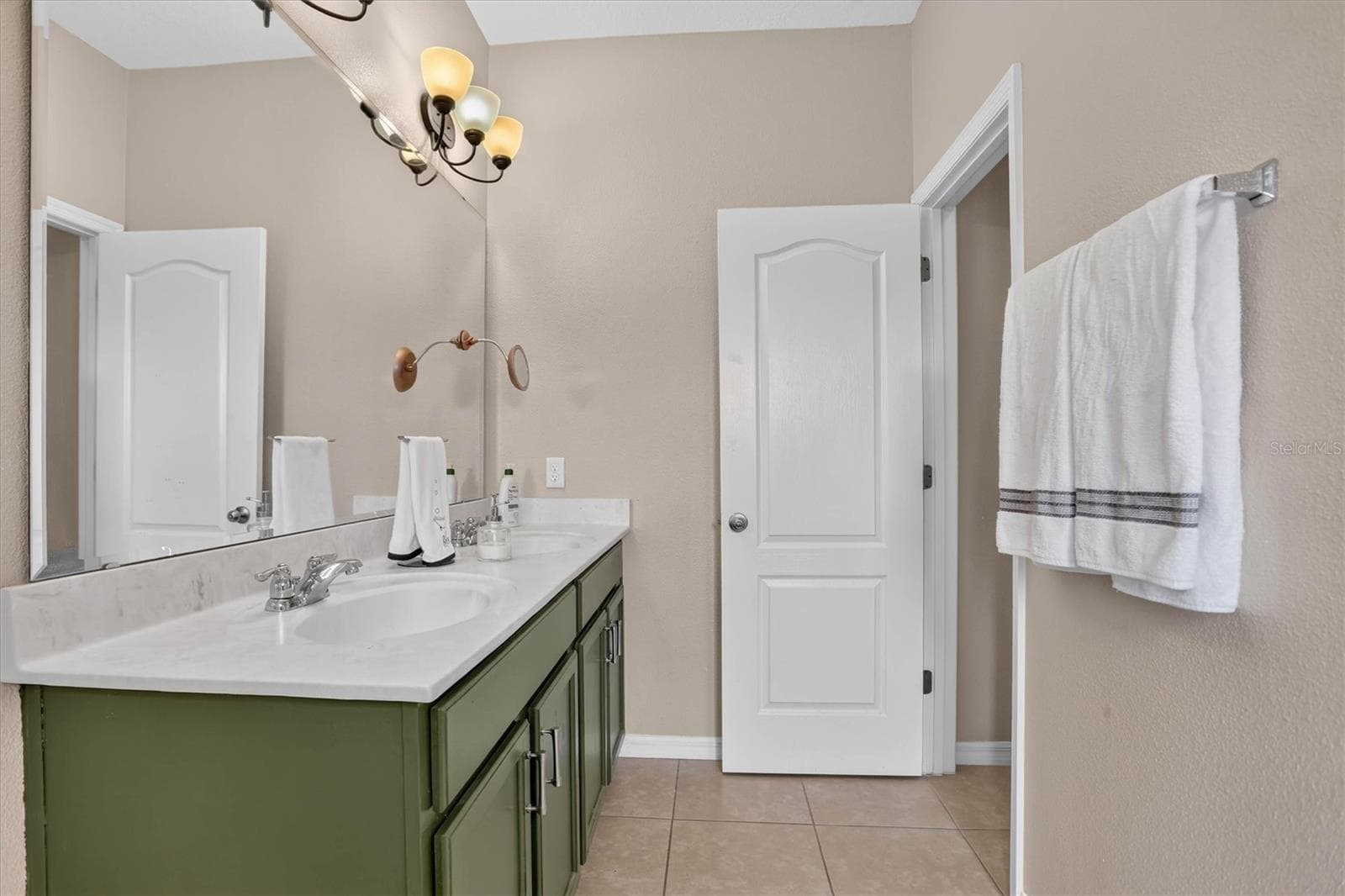 Townhouse at 1608 MOHEGAN BLVD, KISSIMMEE, photo 28 of 46