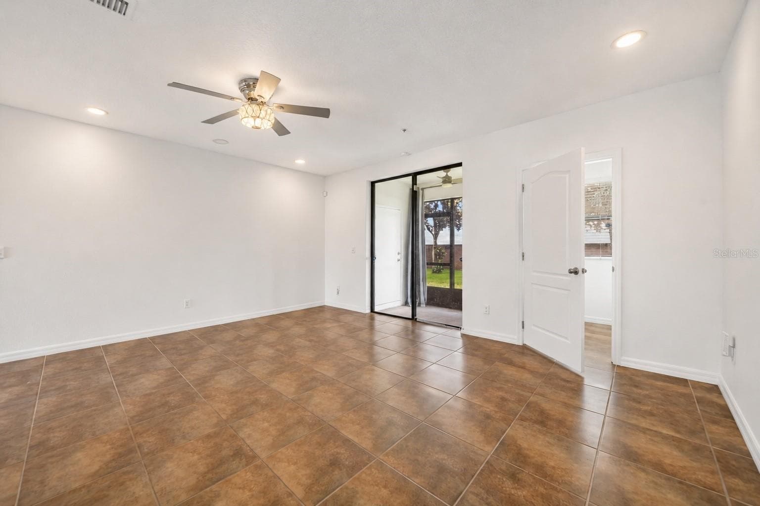 Townhouse at 2307 ALOHA BAY CT, OCOEE, photo 11 of 26