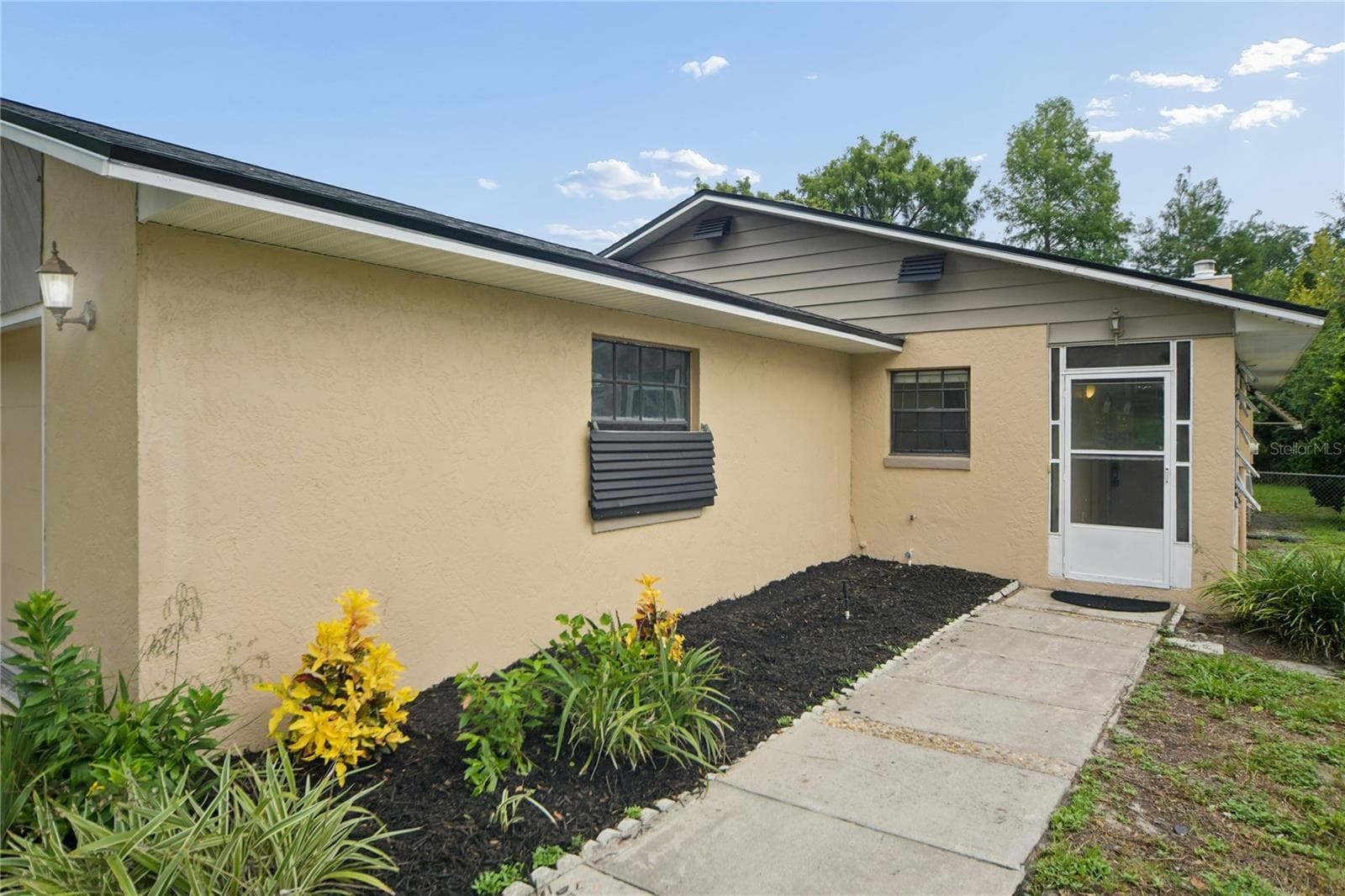 Single Family Residence at 104 QUAIL RIDGE CT, SANFORD, photo 3 of 34
