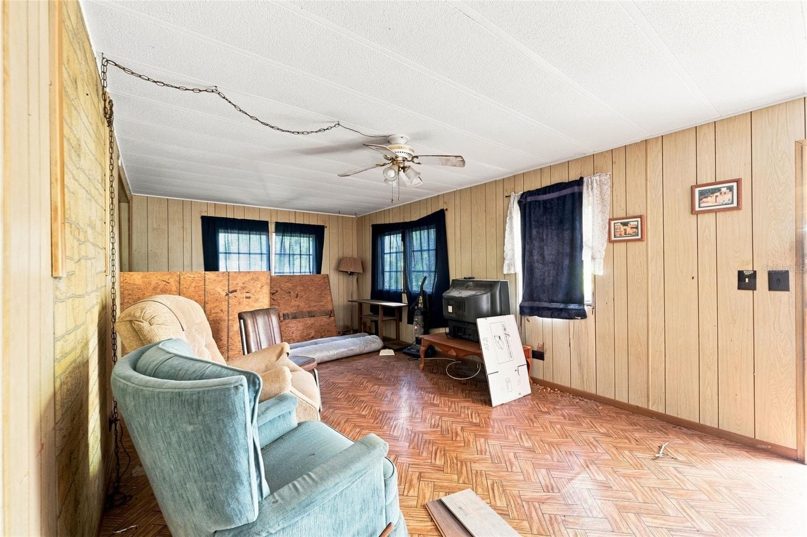 Living - 4734 S SLASH PINE AVE, HOMOSASSA